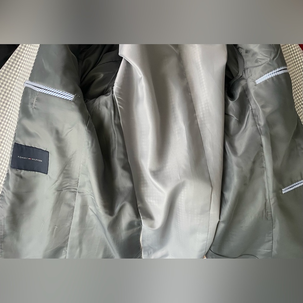 Tommy Hilfiger Gray Sport Coat with Classic Tailoring - Picture 7 of 11